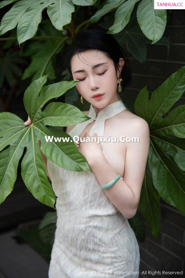   [XiuRen]高清写真图 2023.09.25 No.7435 严利娅Yuliya 旗袍美臀第30张图片